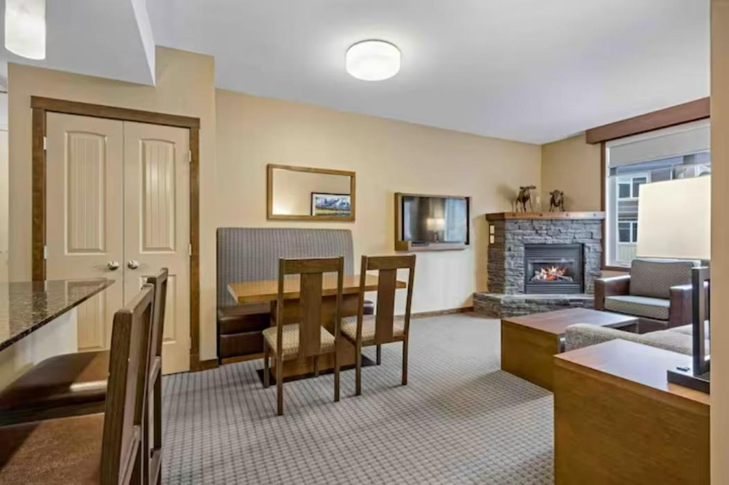 Falcon Crest Lodge 1 Bedroom Condo With Gym & Hot-Tubs & Mountain View Канмор Экстерьер фото