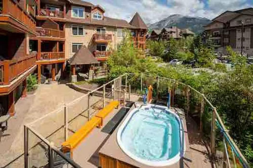 Falcon Crest Lodge 1 Bedroom Condo With Gym & Hot-Tubs & Mountain View Канмор Экстерьер фото
